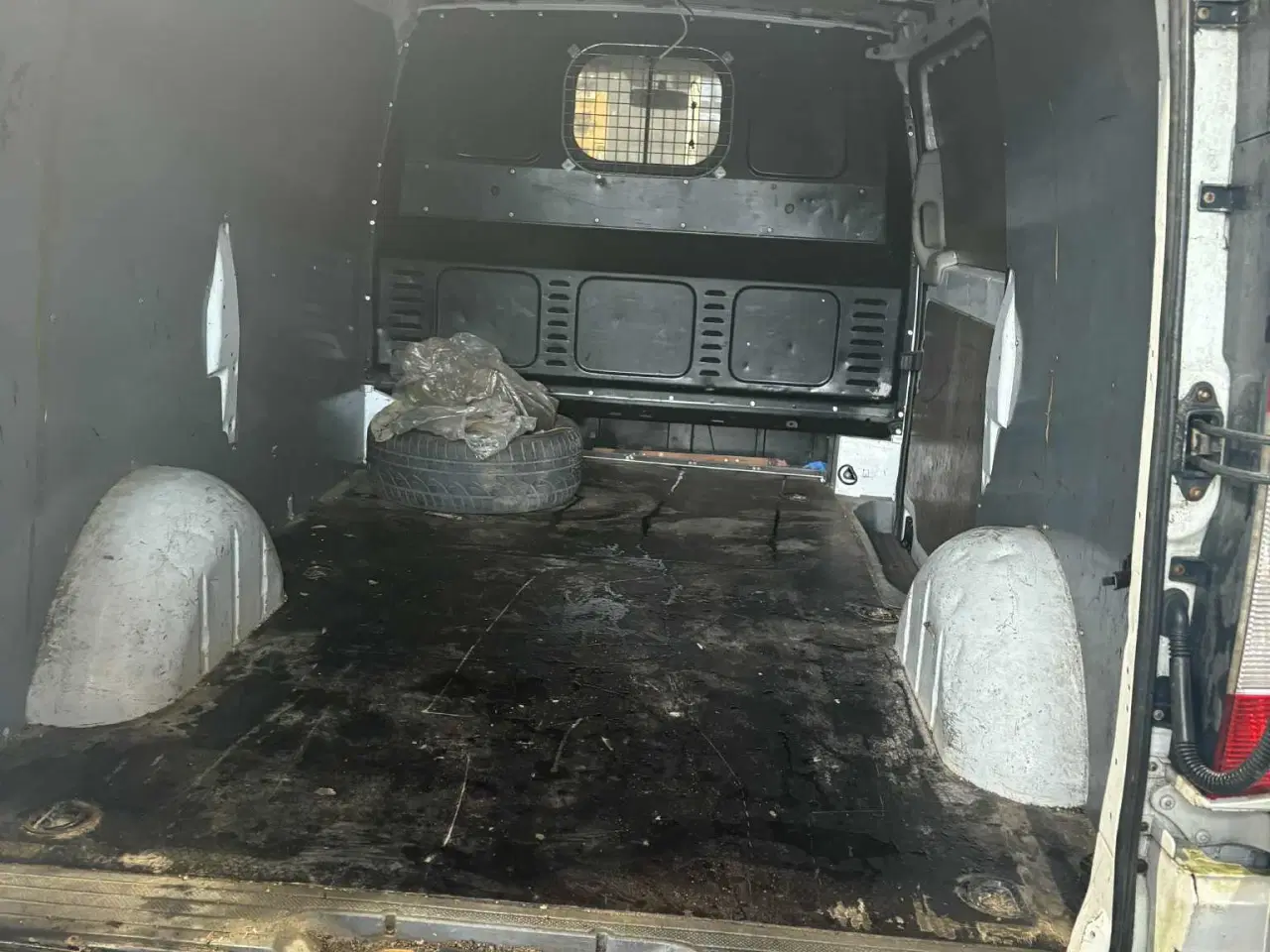 Billede 13 - Mercedes Vito 115 Kassegovn