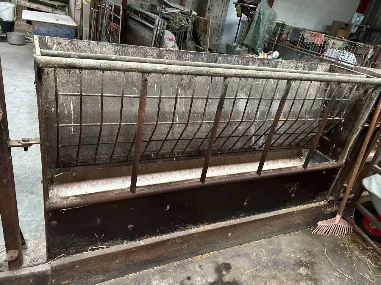 Billede 2 - Foder trug med hø hæk