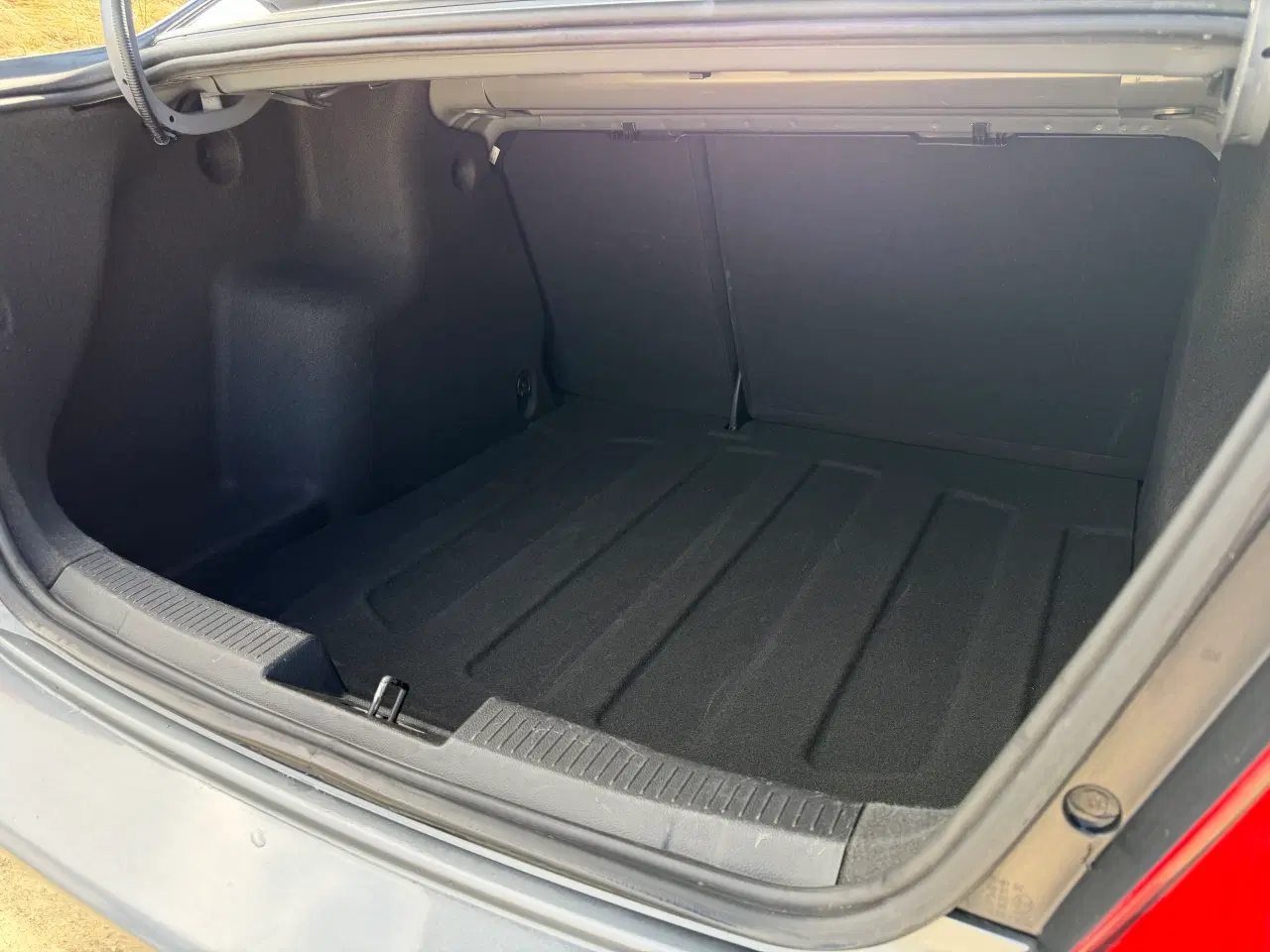 Billede 8 - Rummelig fornuftig bil