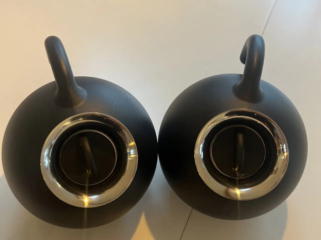 Billede 1 - 2 stk. Eva Solo Globe Termokande 1 L, Sort