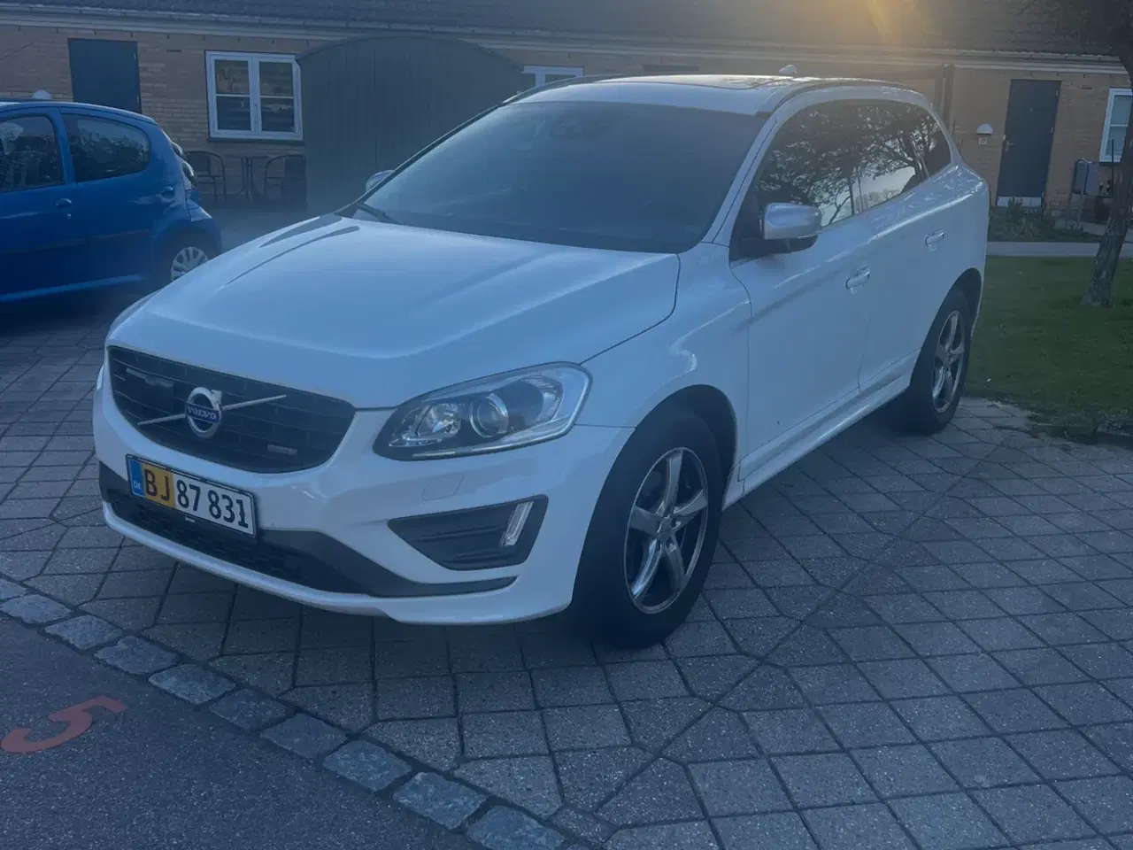 Billede 2 - Volvo XC60 2,4 D5 215 R-Design aut. AWD Van