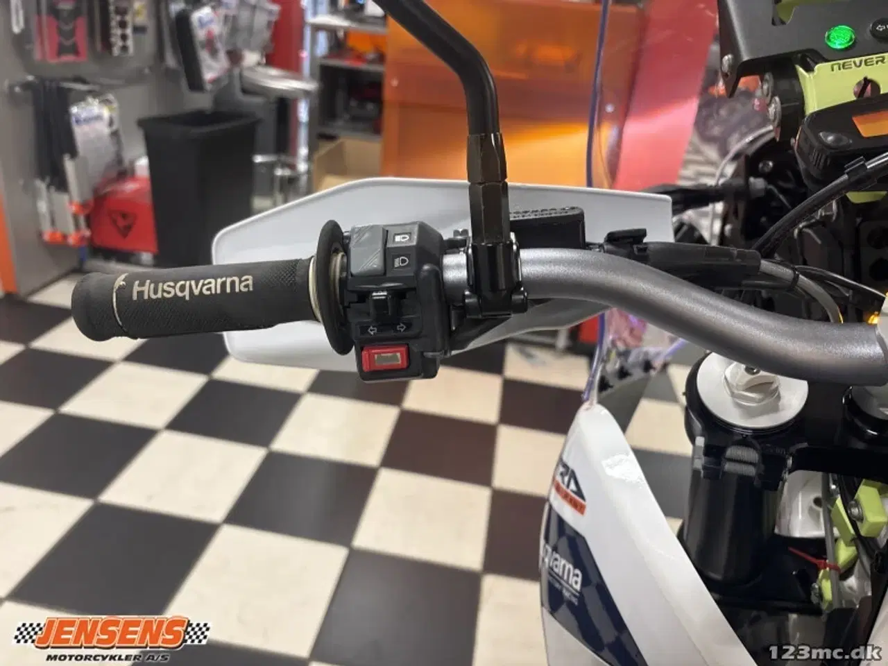 Billede 8 - Husqvarna 701 Supermoto