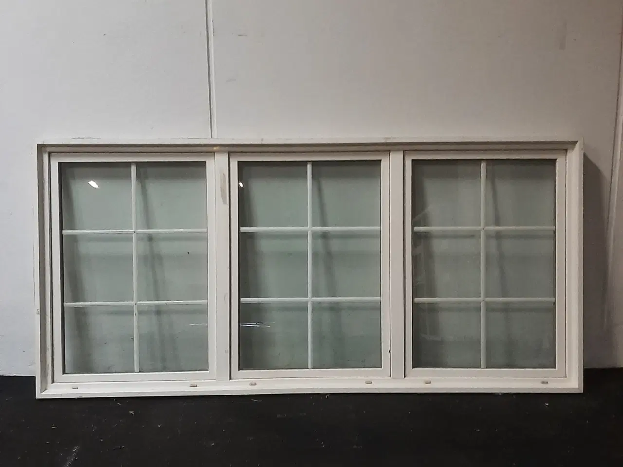 Billede 1 - Dreje-kip vindue 3 fag med sprosser, pvc, 3130x120x1480 mm, hvid