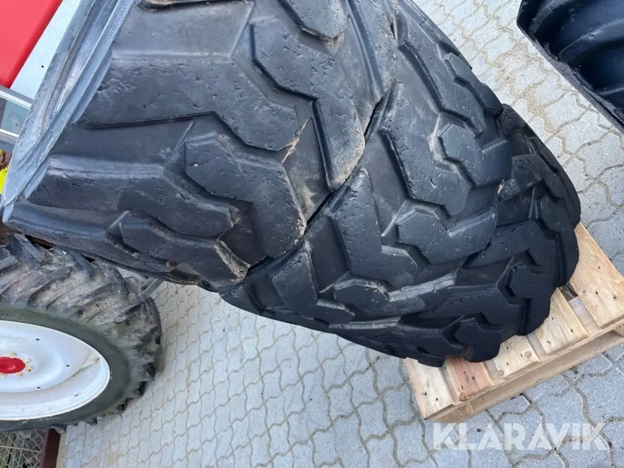 Billede 7 - Dæk til minilæsser Mitas 31x15.5-15