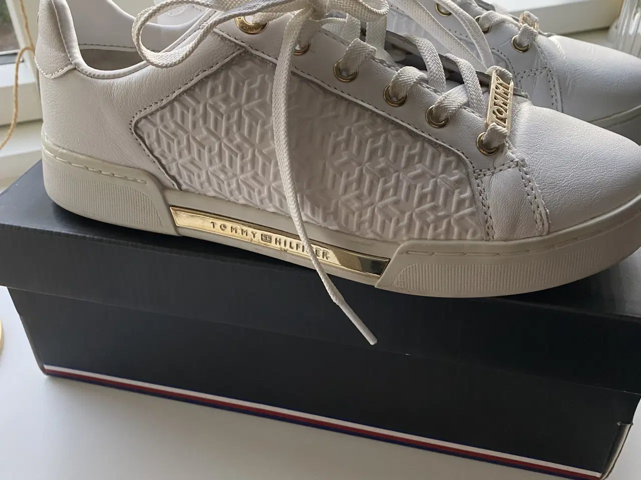 Billede 15 - Super fede sneakers med guld detaljer😍🤗