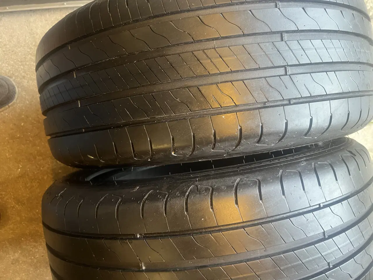 Billede 1 - 215-50-17 Sommerdæk Goodyear. 2 stk.