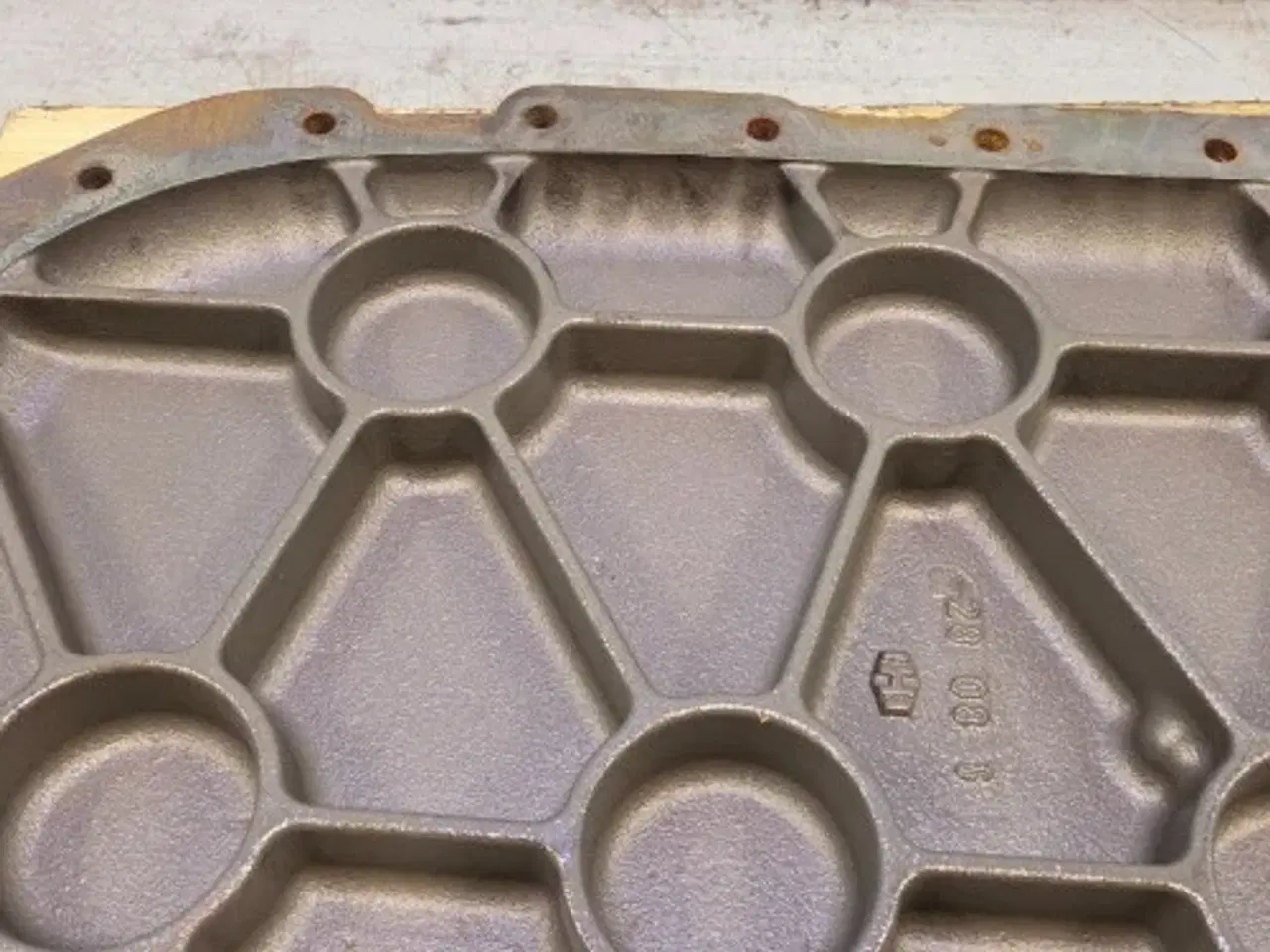 Billede 13 - Valtra S394    Dæksel   916101050060