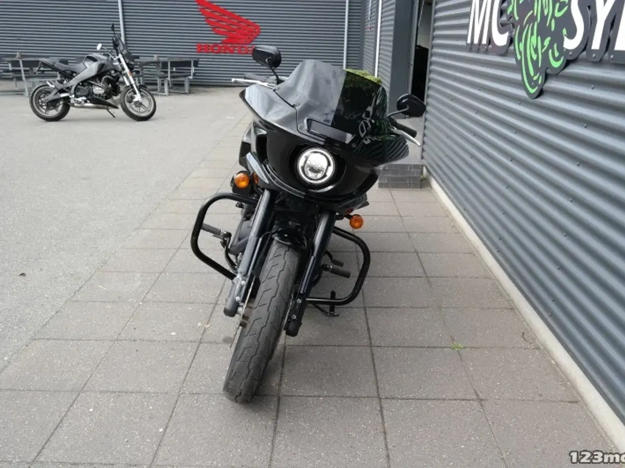 Billede 13 - Harley-Davidson FXLRST Low Rider ST MC-SYD       BYTTER GERNE