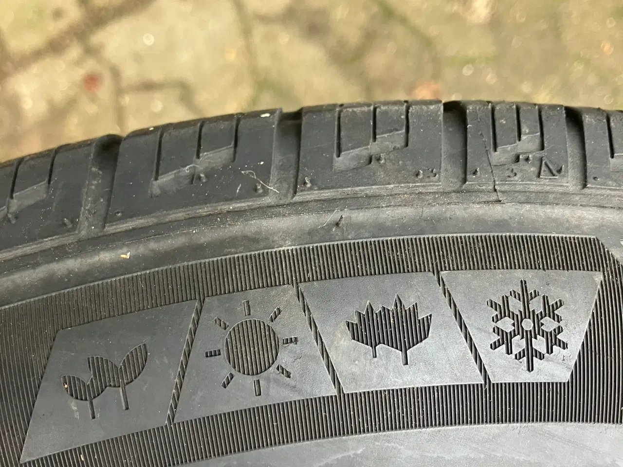 Billede 4 - Alu fælge med dæk