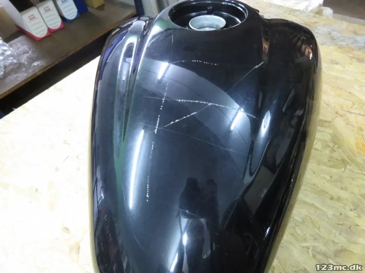 Billede 4 - Tank, Kawasaki Vulcan S, sort/guld