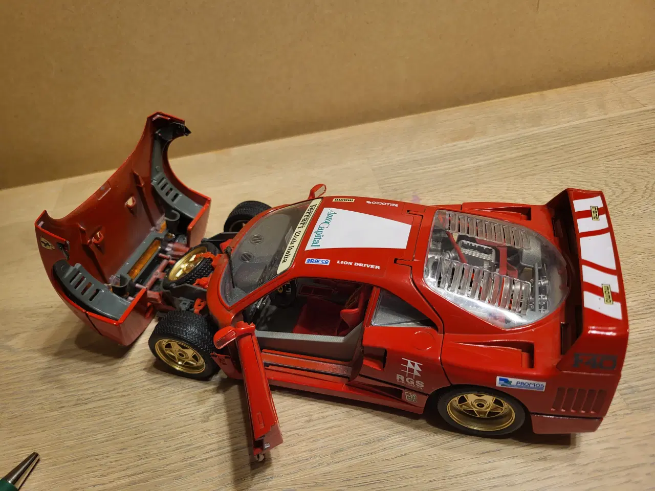 Billede 4 - Modelbil Ferrari F40 1990 skala 1/18