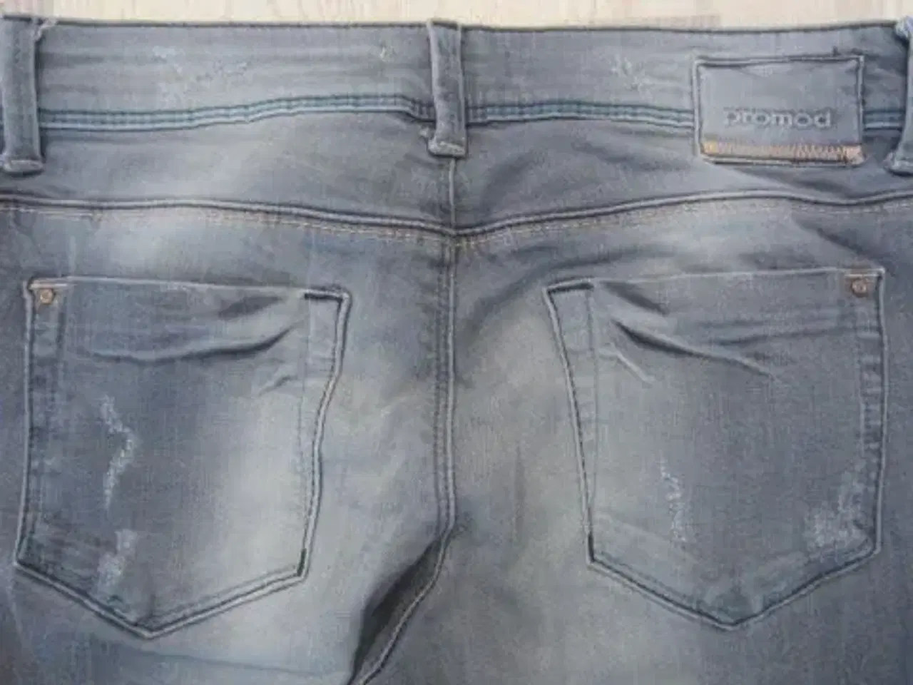 Billede 3 - Str. 36, grå elastiske jeans