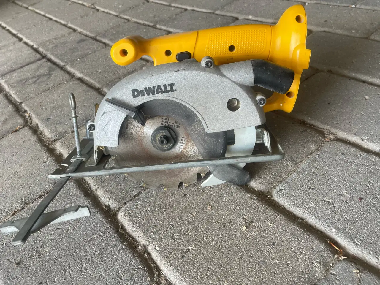 Billede 1 - DeWalt stiksav uden batteri 
