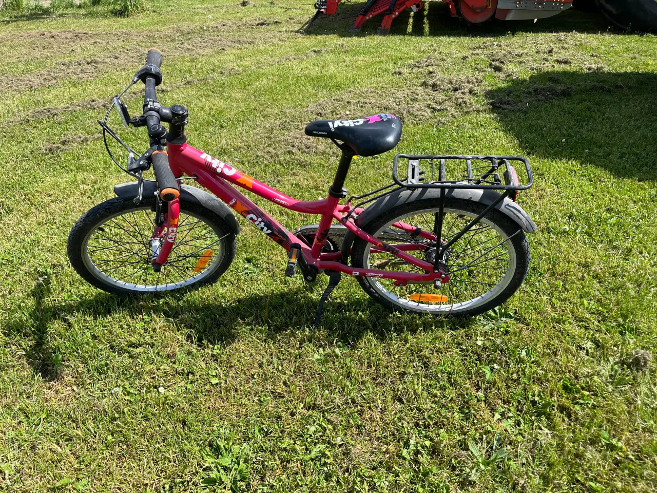 Billede 1 - Pæn og velholdt pige cykel 