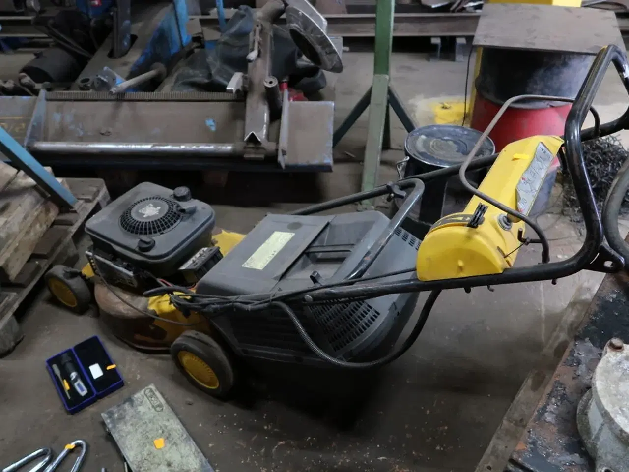 Billede 1 - Plæneklipper CASTELGARDEN TD 484 TR/E