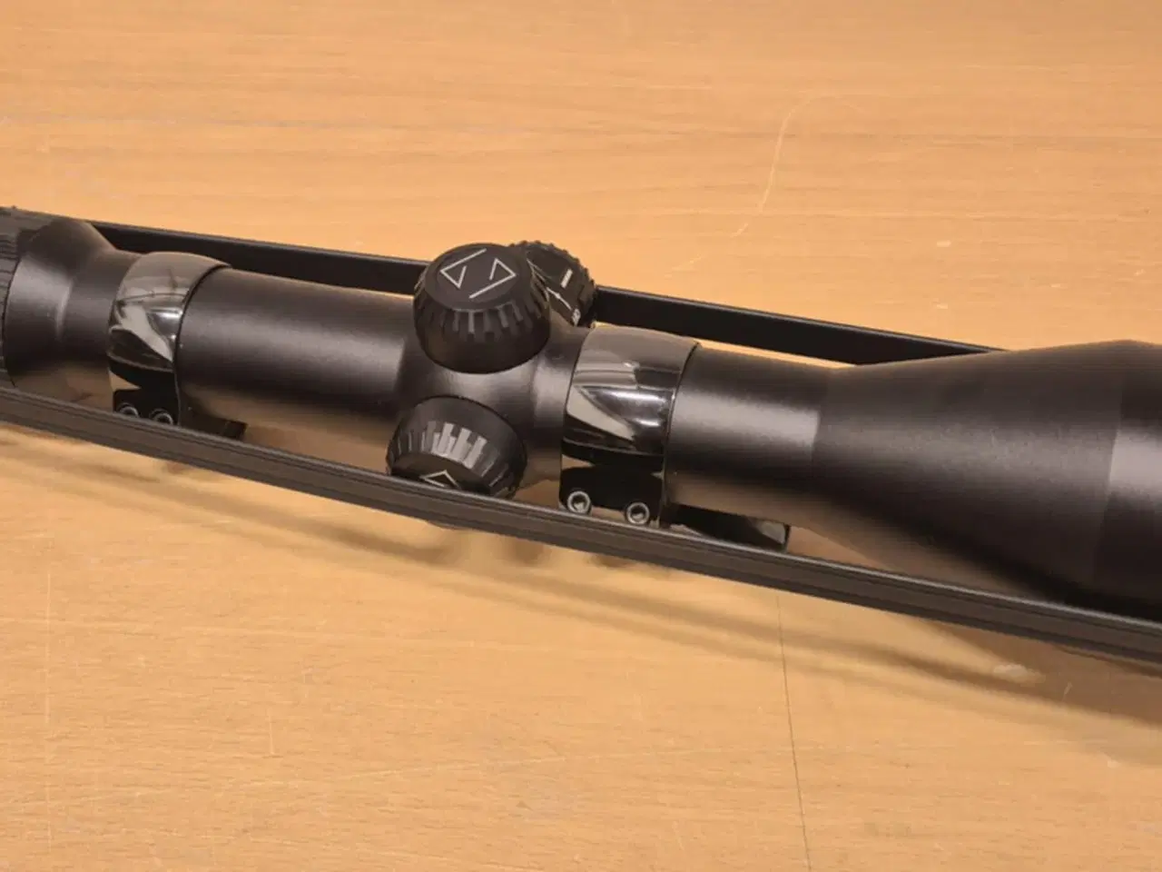 Billede 1 - Zeiss Diavari V 2,5-10x50 sigtekikkert med lys