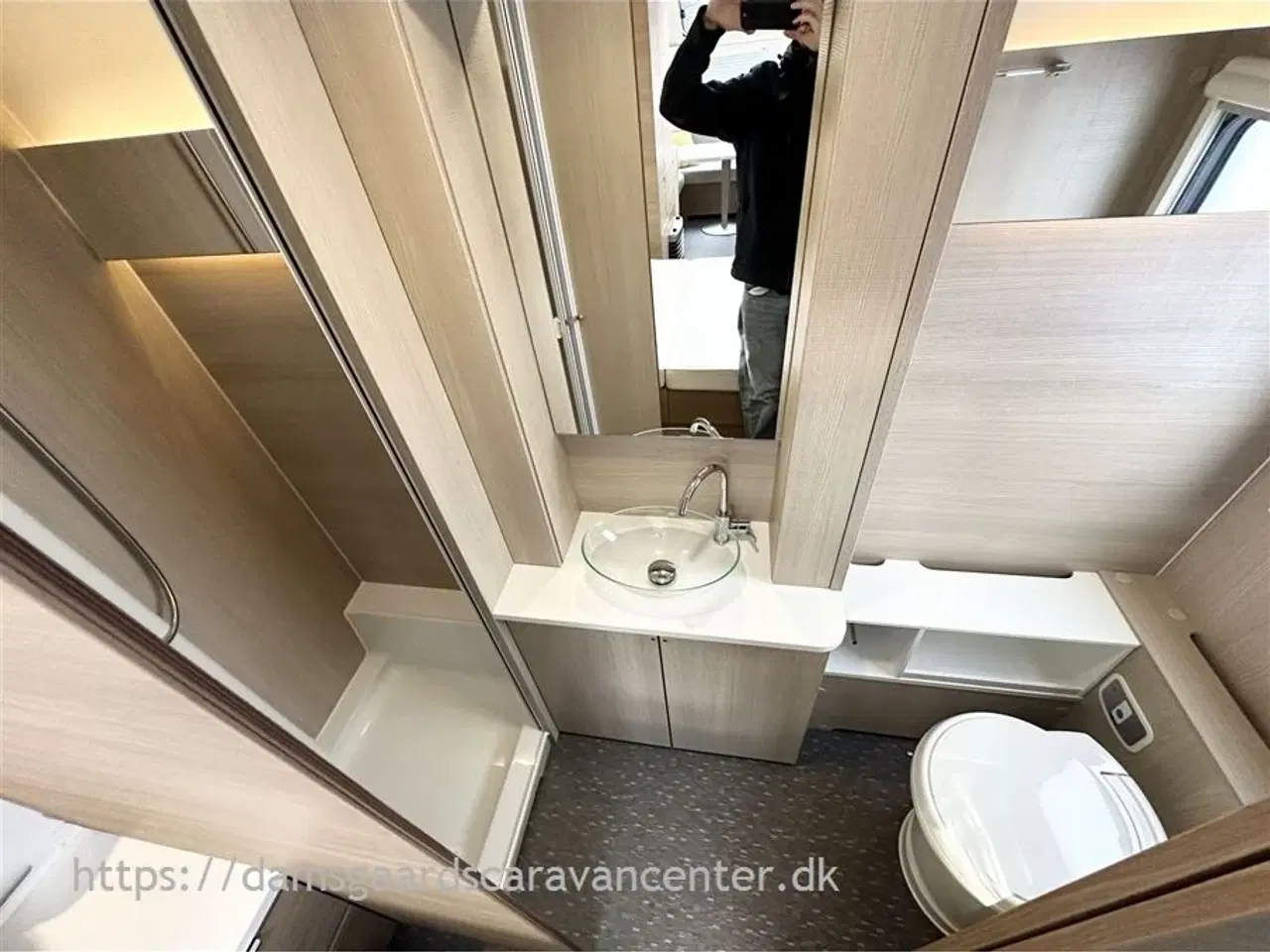 Billede 19 - 2020 - Adria Adora 613 UT Queensbed-Mover-El. gulvvarme-Fortelt