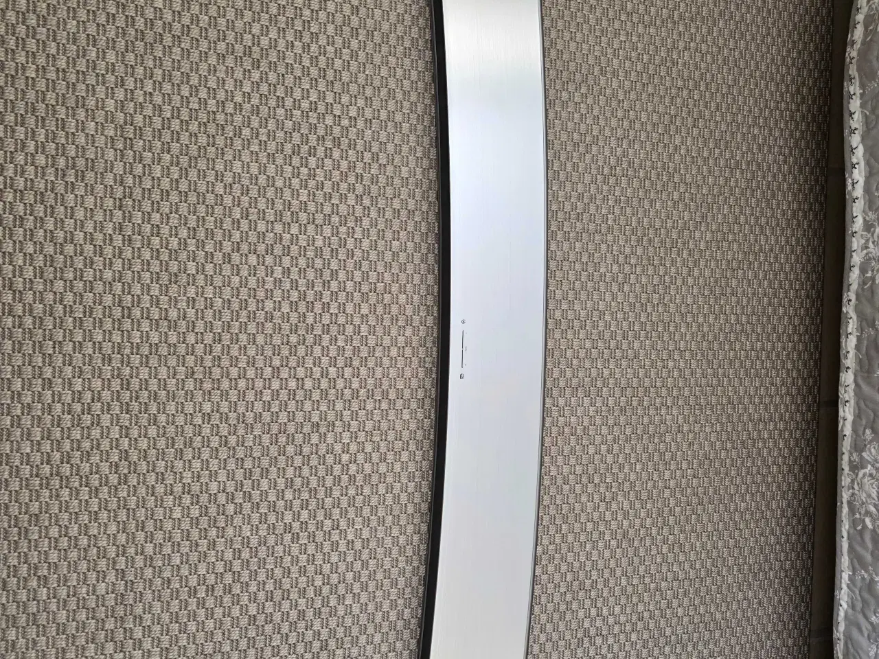 Billede 2 - Buet børstet alu Soundbar 