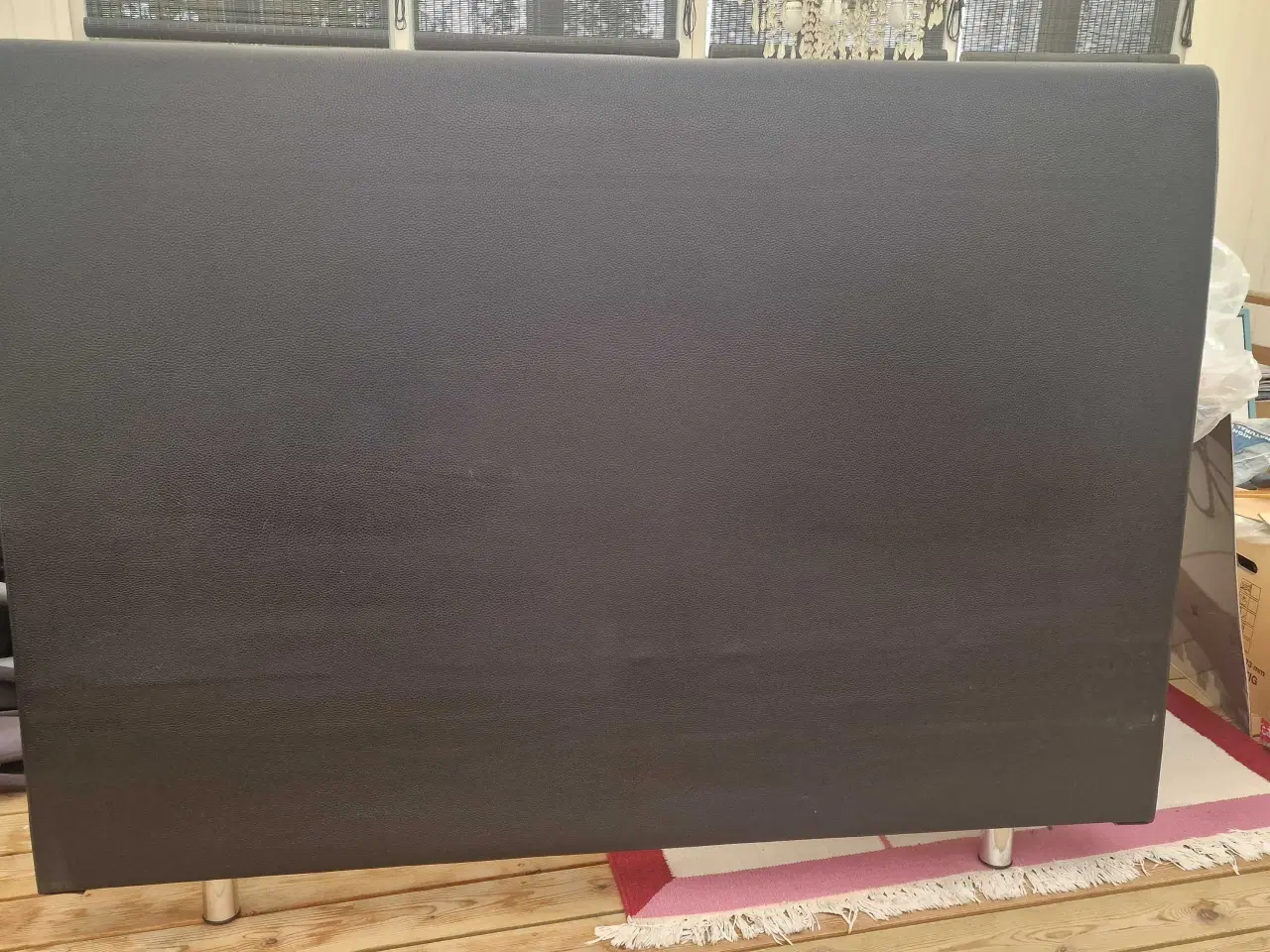 Billede 3 - Sengegavl i sort læder