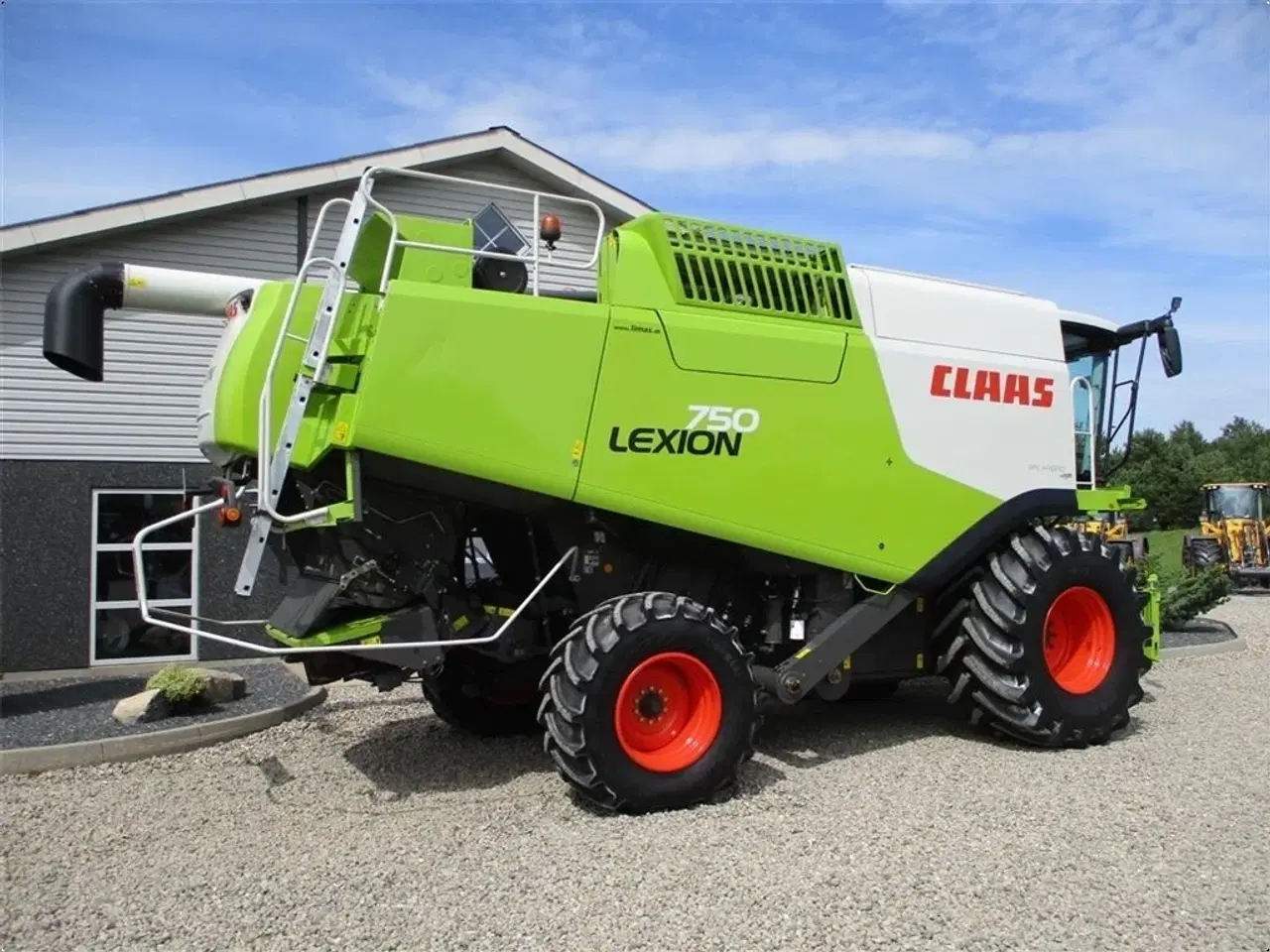 Billede 15 - CLAAS LEXION 750 Gårdmaskine med V900 skærebord.