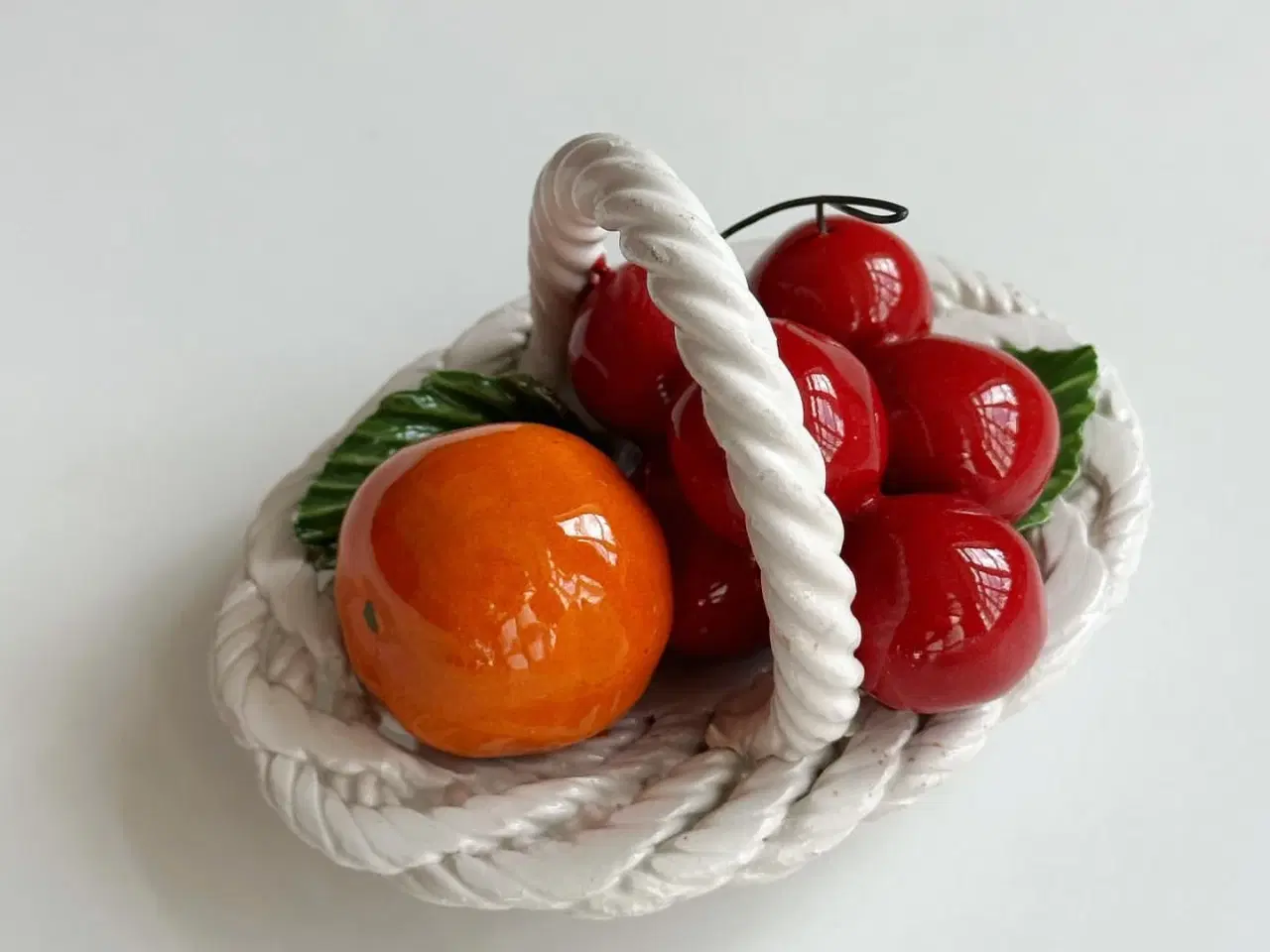 Billede 3 - Frugtkurv m appelsin og kirsebær
