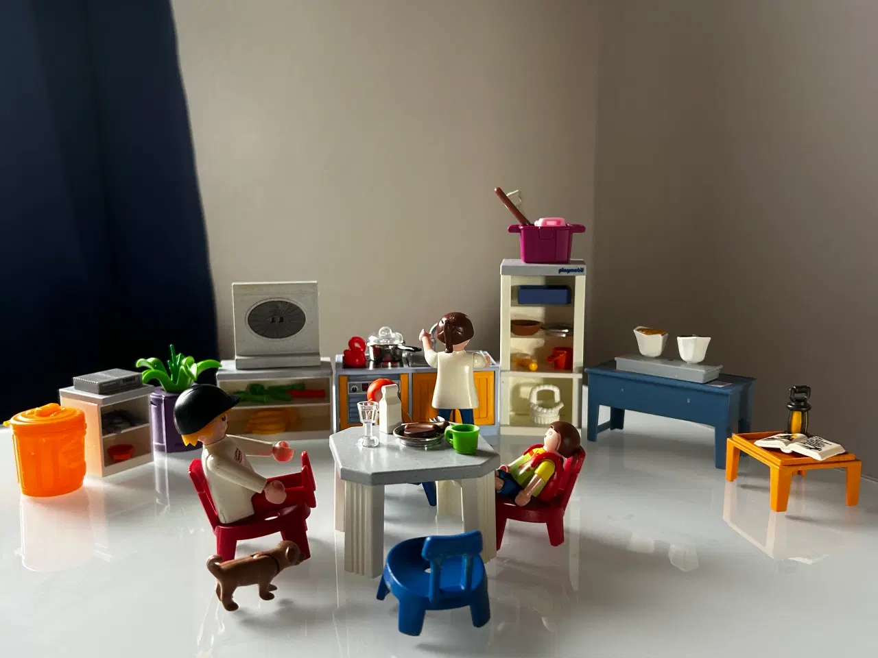 Billede 1 - Playmobil køkken med figurer