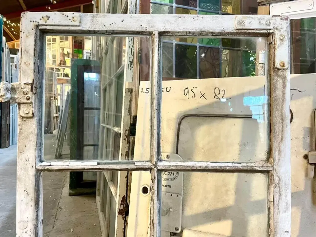 Billede 3 - Mindre, klassisk 6-ruders vinduesramme