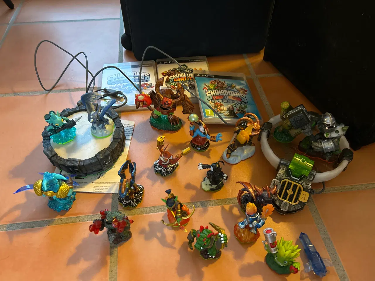 Billede 1 - Skylanders sæt med mange dele