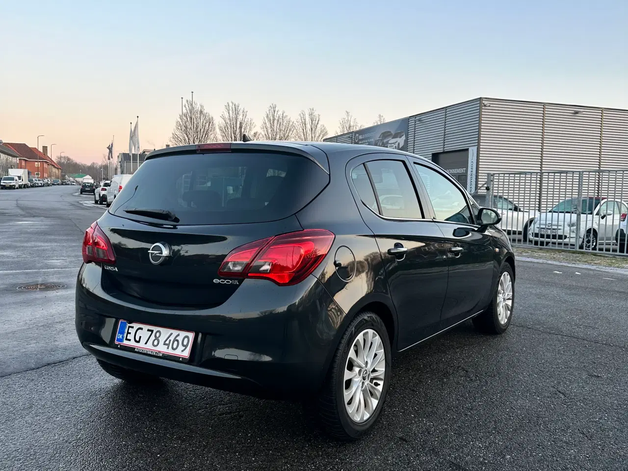Billede 2 - Speciel Opel Corsa E CarPlay, bakkamera, nyservice