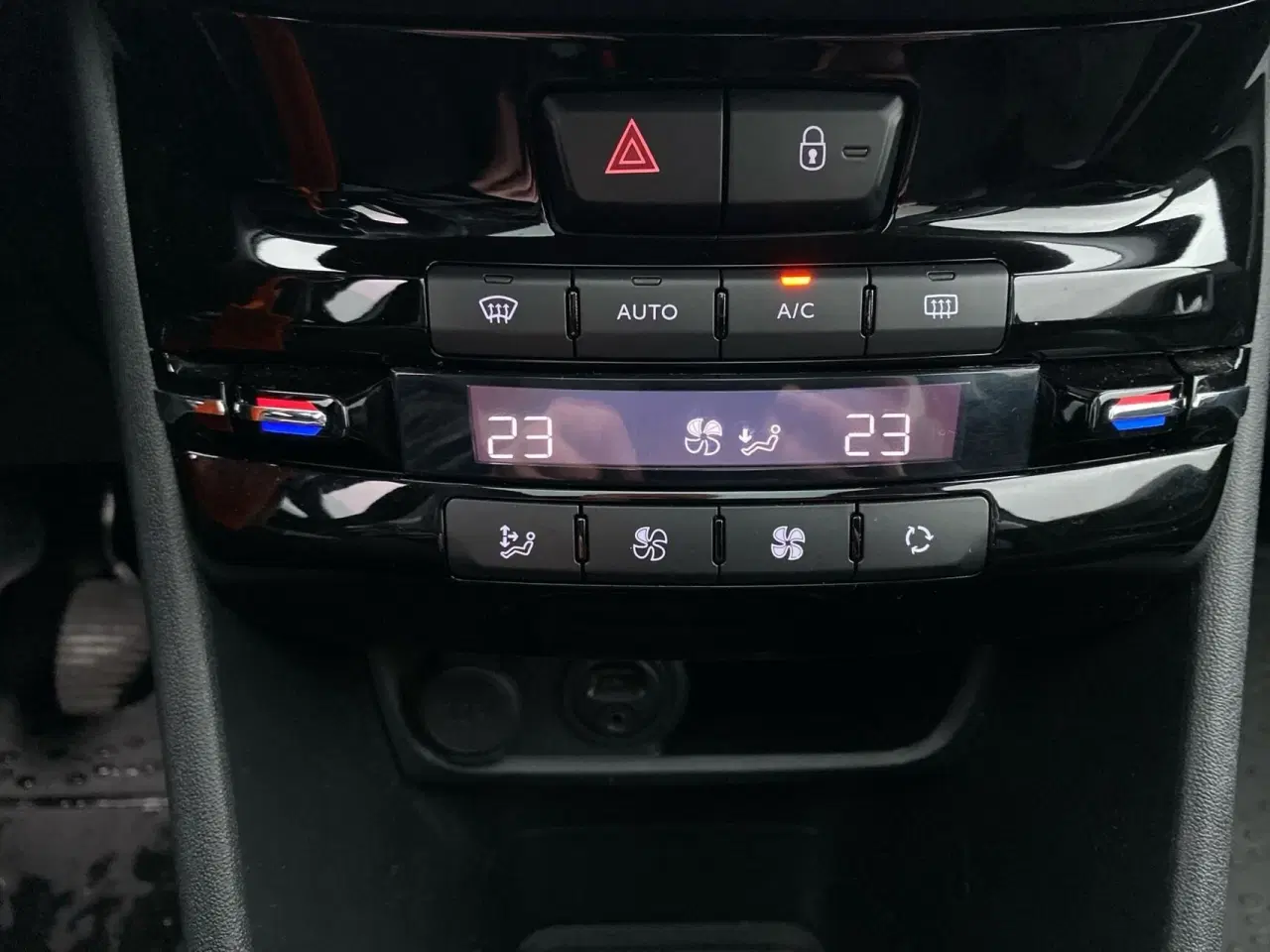 Billede 14 - Peugeot 208 1,2 VTi Supreme 82HK 5d