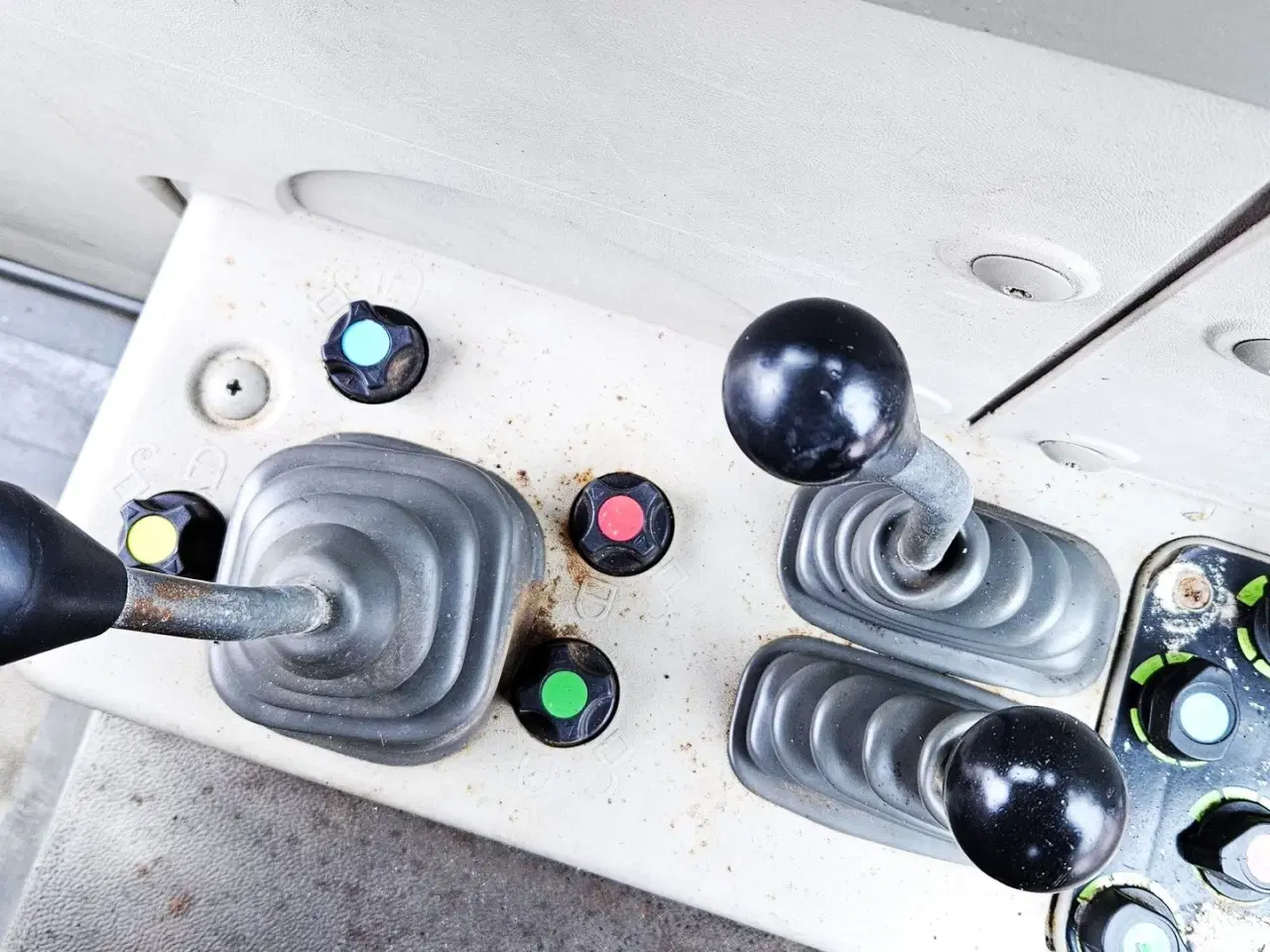 Billede 17 - Fendt 410 / Vario / frontlift mv. / 12.000 timer