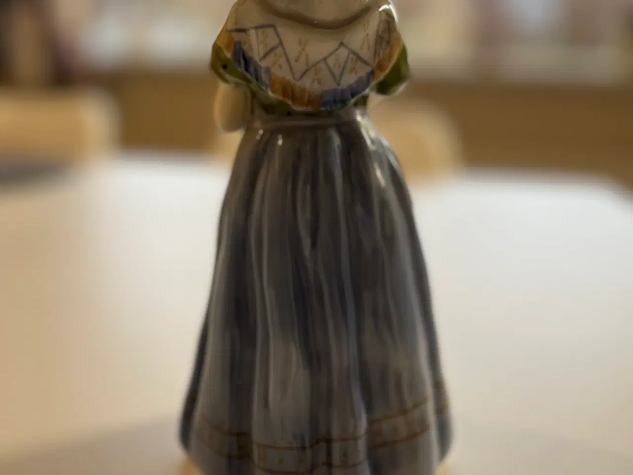 Billede 3 - Bornholmerpige stående figur