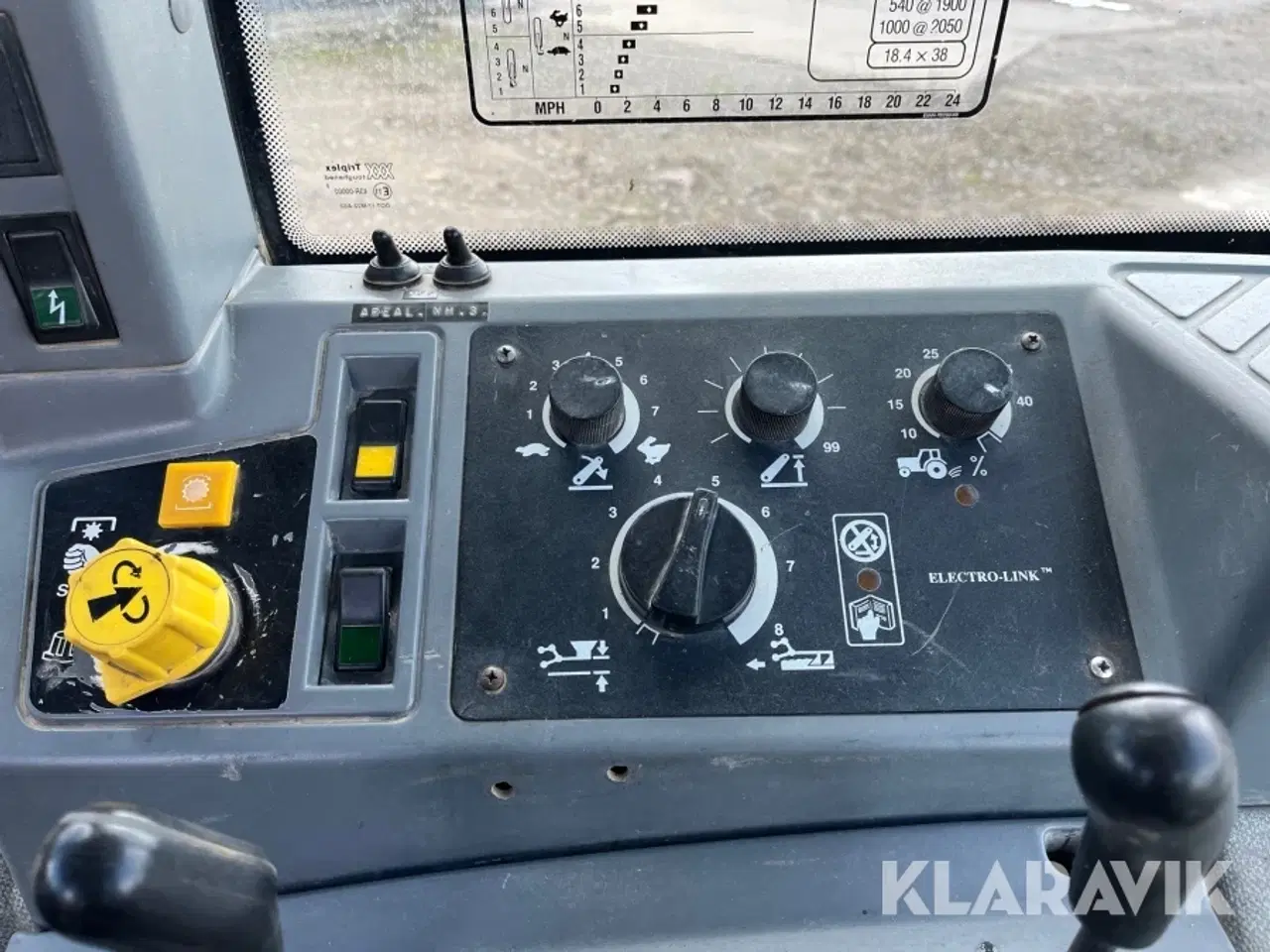 Billede 7 - Traktor Ford 8240