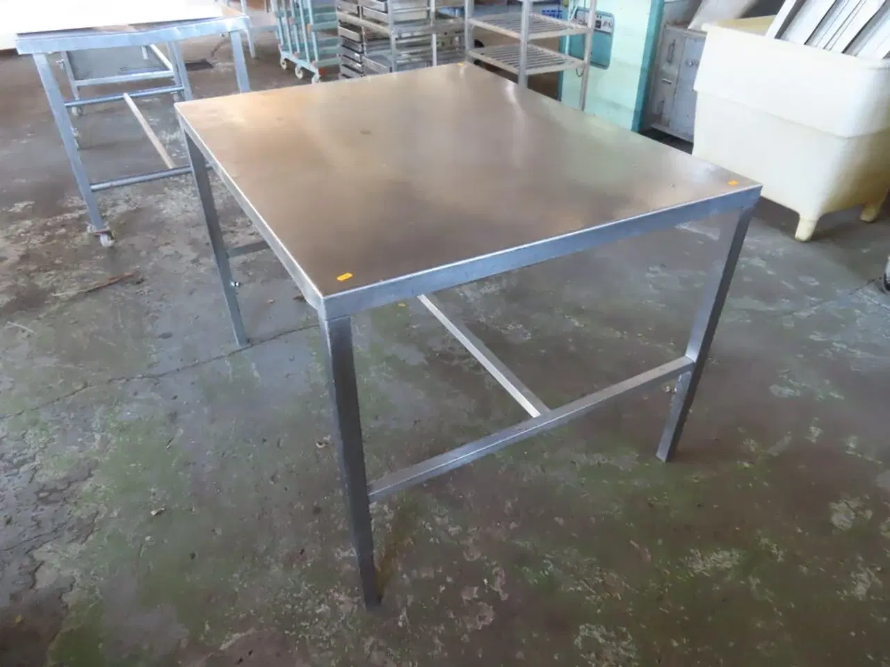 Billede 3 - Industrikøkken stålbord