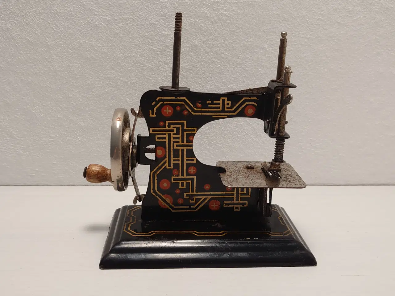 Billede 1 - Miniature symaskine i blik .Model Casige 0 år 1935