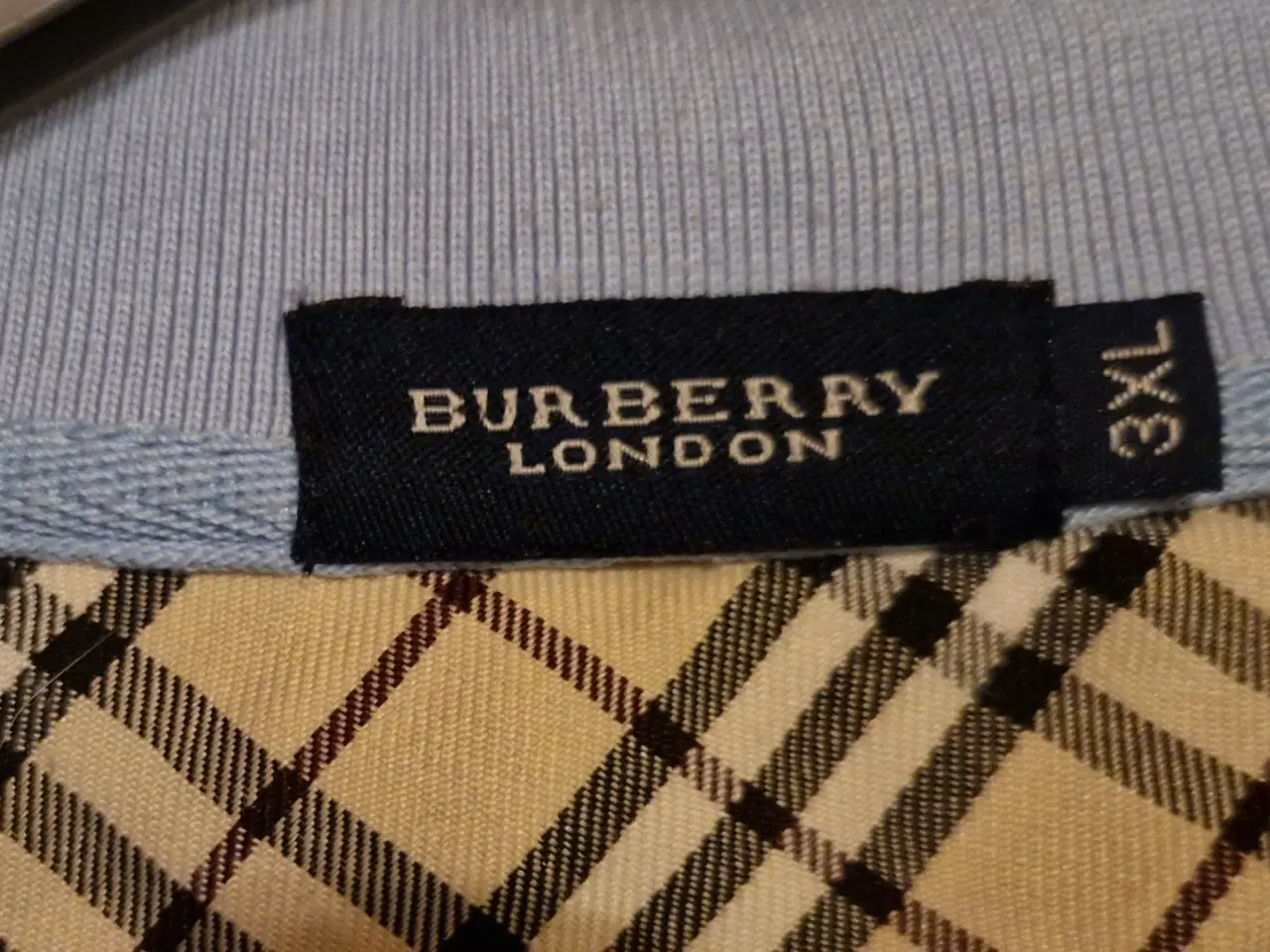 Billede 2 - Burberry London lyseblå polo t-shirt, størrelse 3X