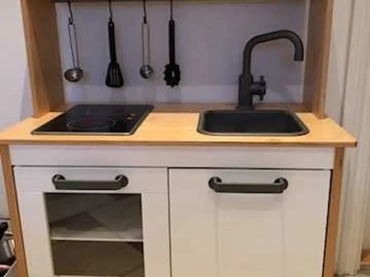 Billede 1 - Lege køkken 