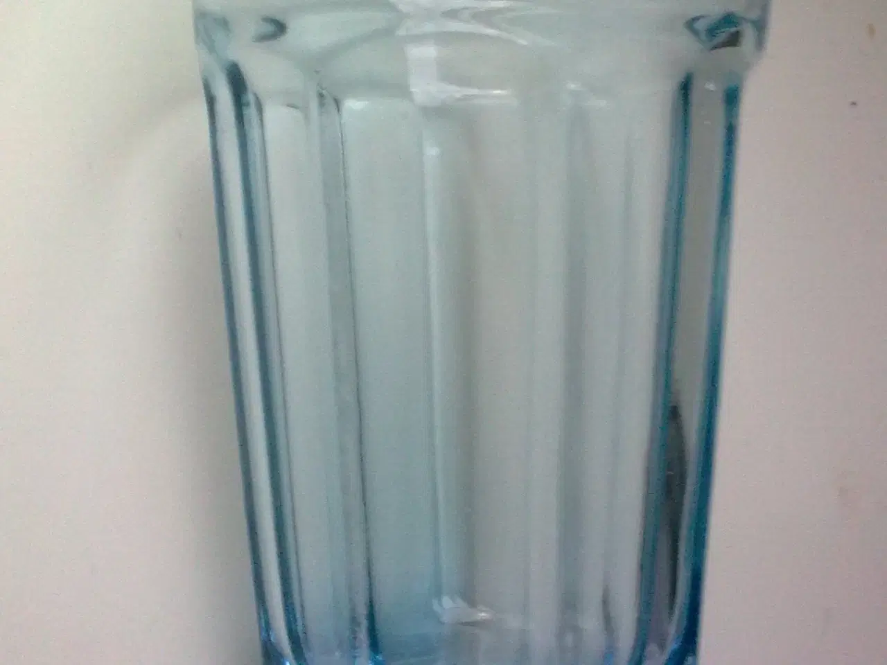 Billede 9 - Skål på D' i lyseblå med flæser & facetter