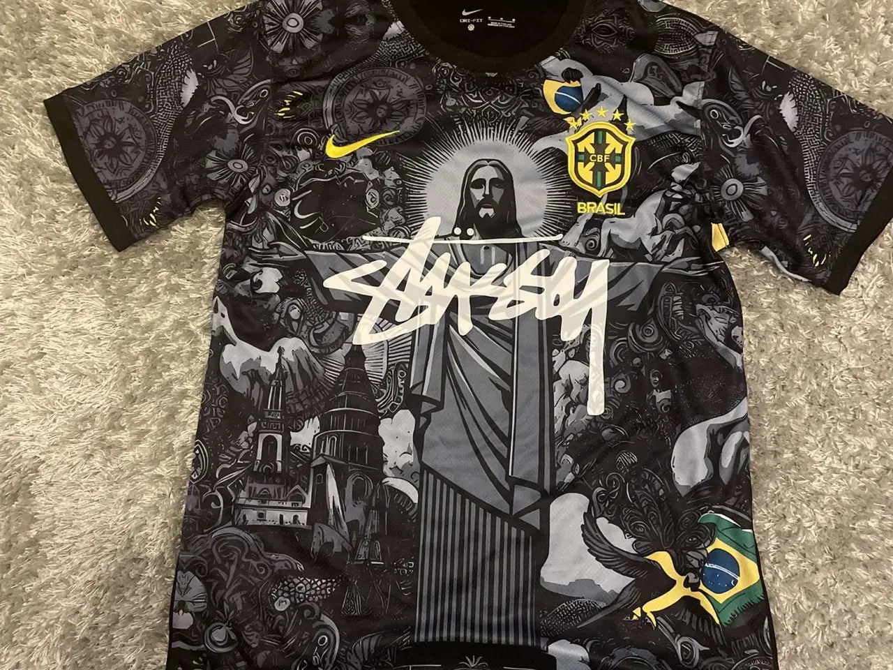 Billede 1 - Unik Nike x Stüssy Brasil T-shirt – Limited Editi