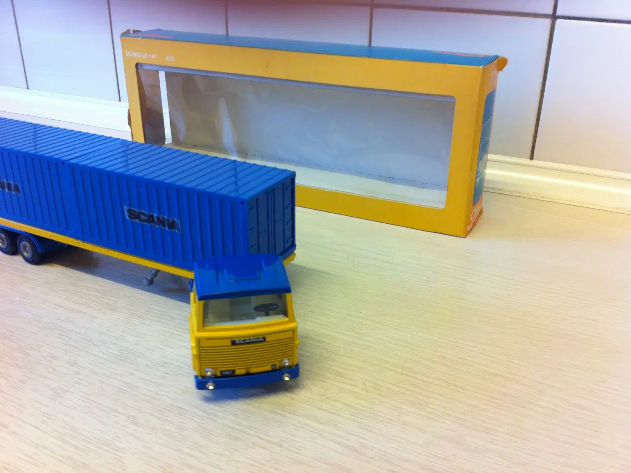 Billede 1 - Samler objekt: Tekno Danmark 422  Scania  LB 141 