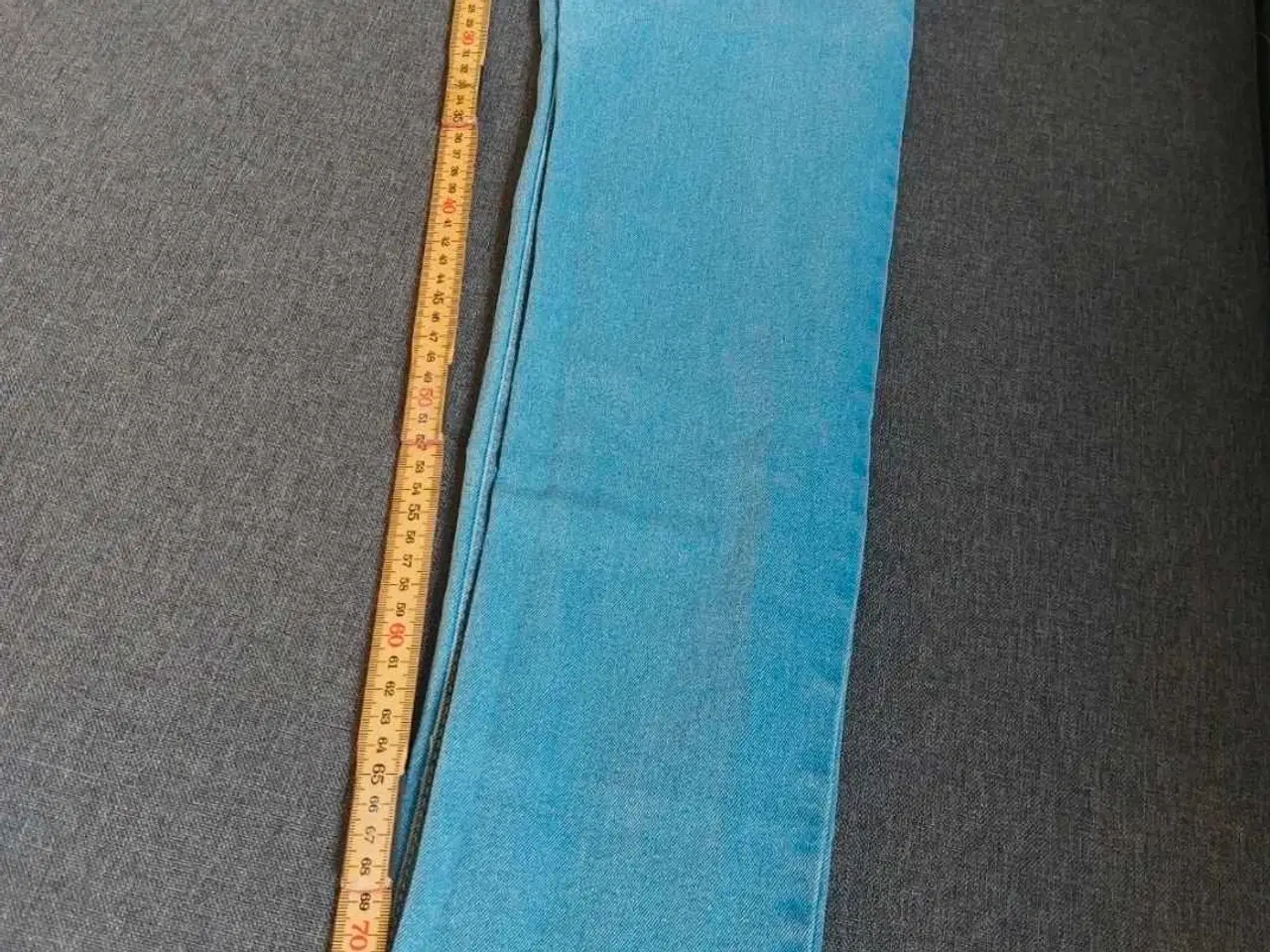 Billede 4 - 170, Jeans + T-shirt 