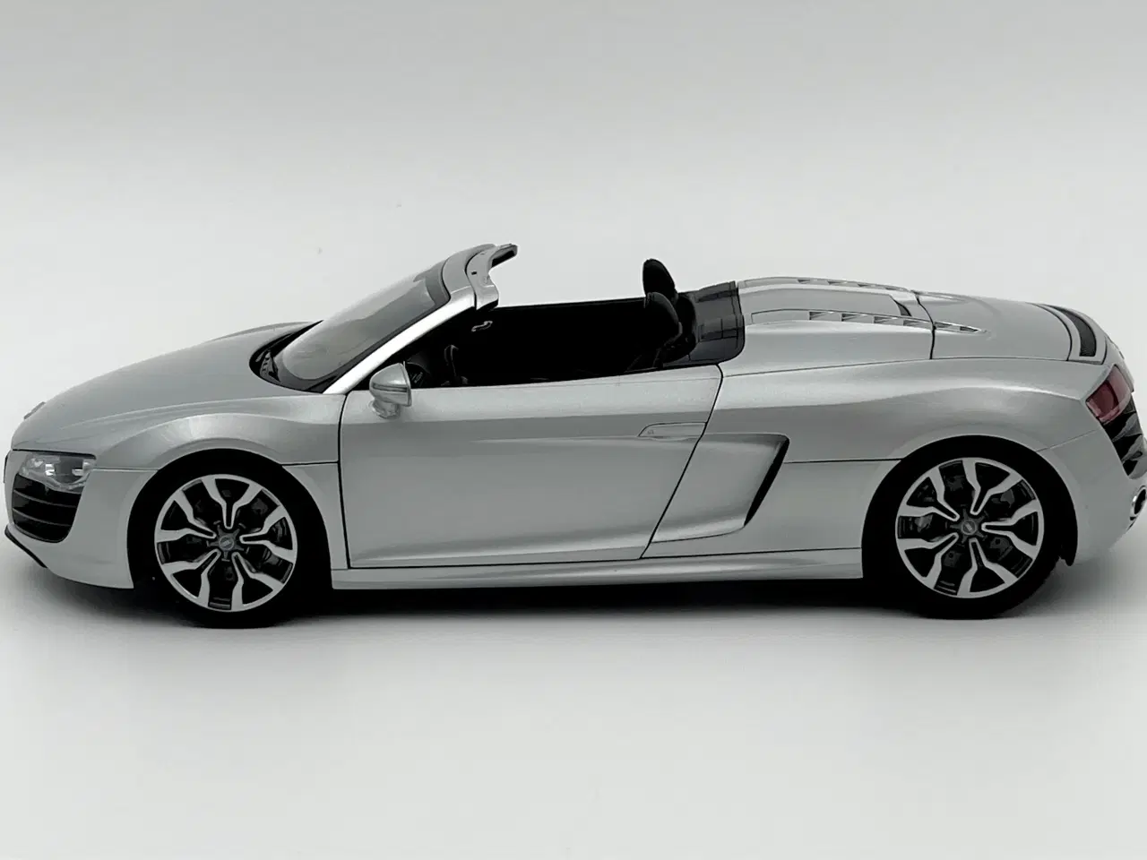 Billede 3 - 2008 Audi R8 5,2 FSI V10 Spyder - 1:18