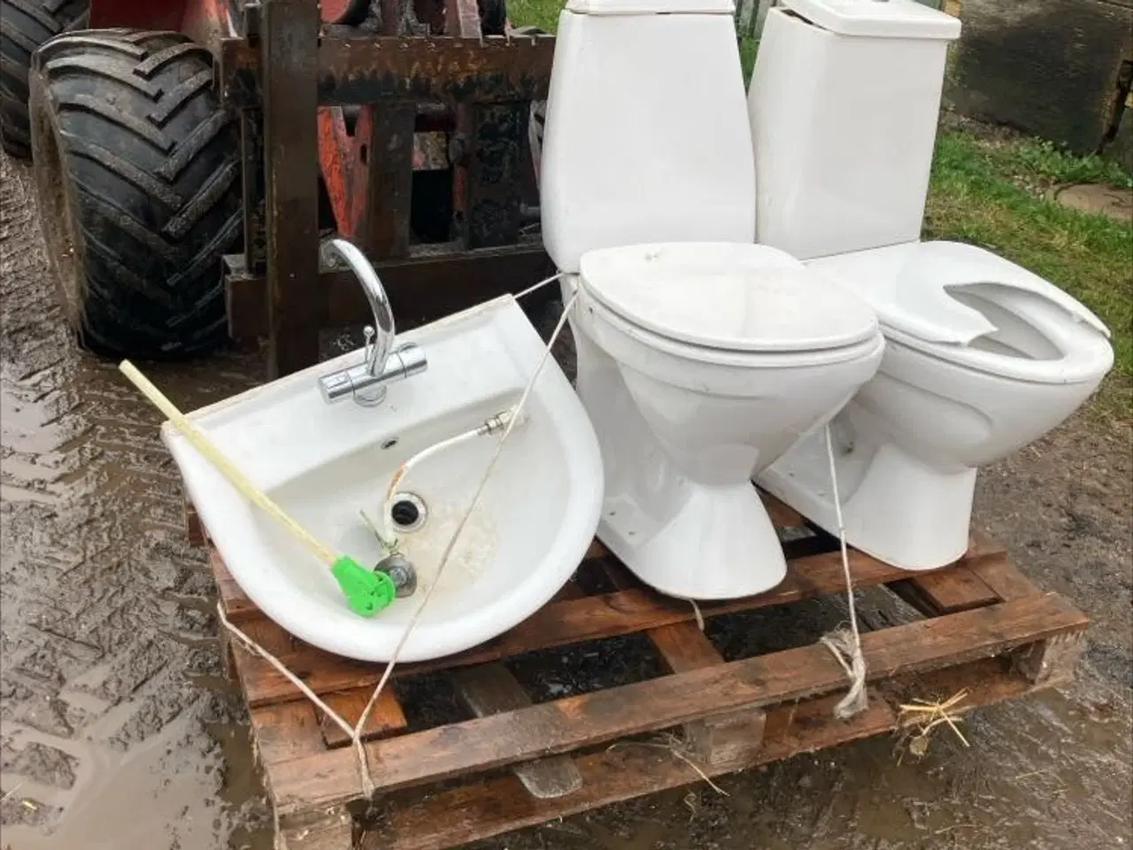 Billede 1 - Håndvask og toilet 