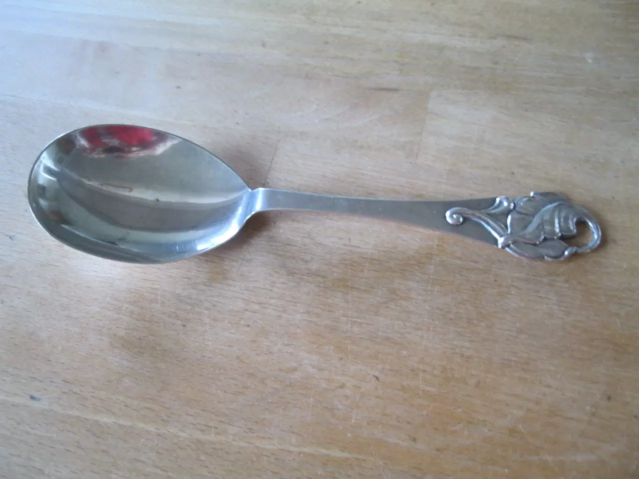 Billede 1 - 3-tårnet serveringsske  51 gr  HÅNDARBEJDE