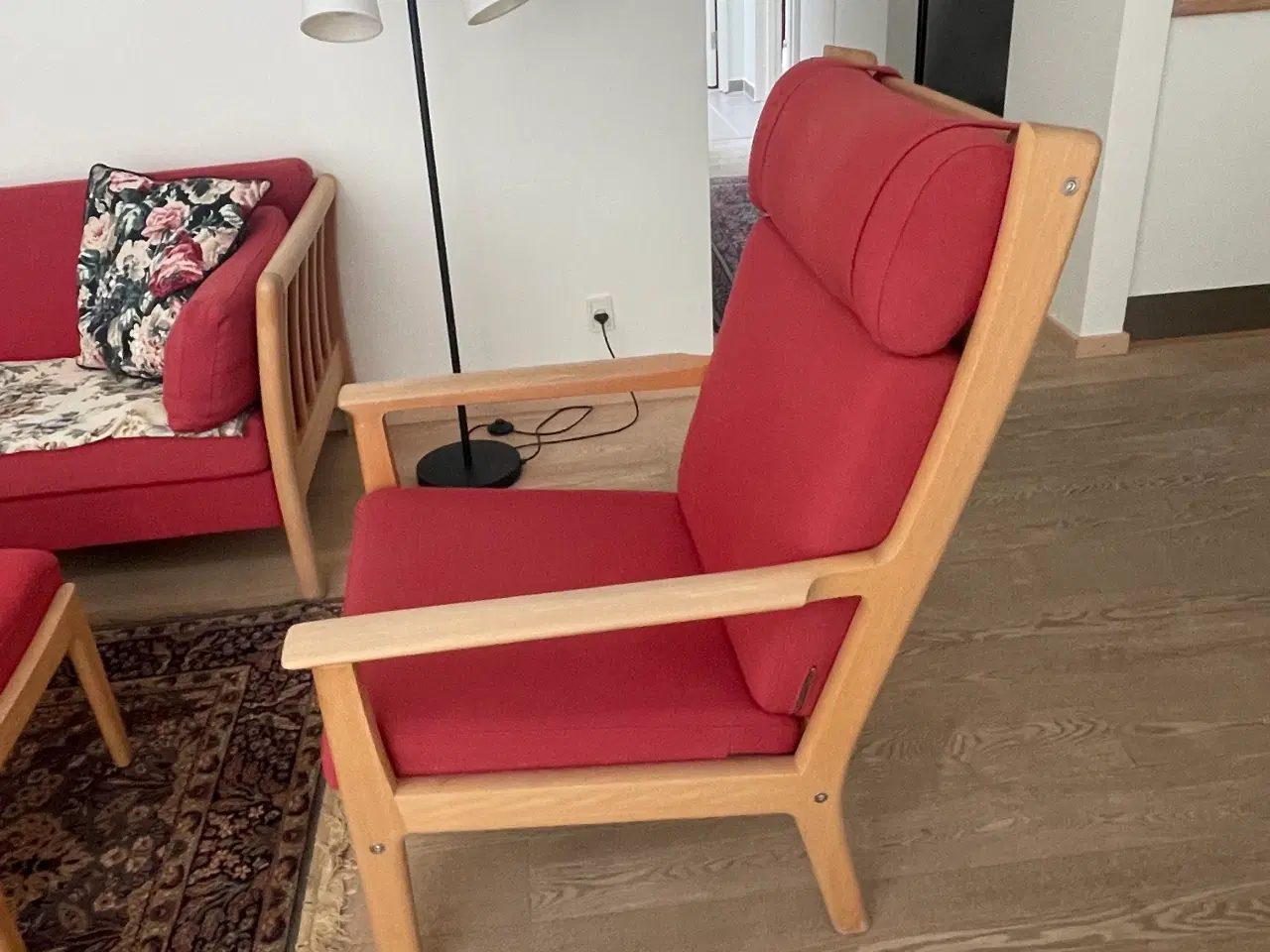 Billede 3 - Wegner.  Getama.   Sofa, 2 stole og en skammel. 