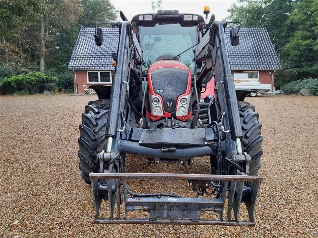 Billede 5 - Valtra N 163 Versu med Q66 frontlæsser (defekt gearkasse)