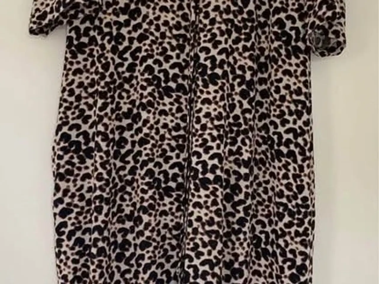Billede 1 - Co’couture kjole oversize med leo mønster. Str. S