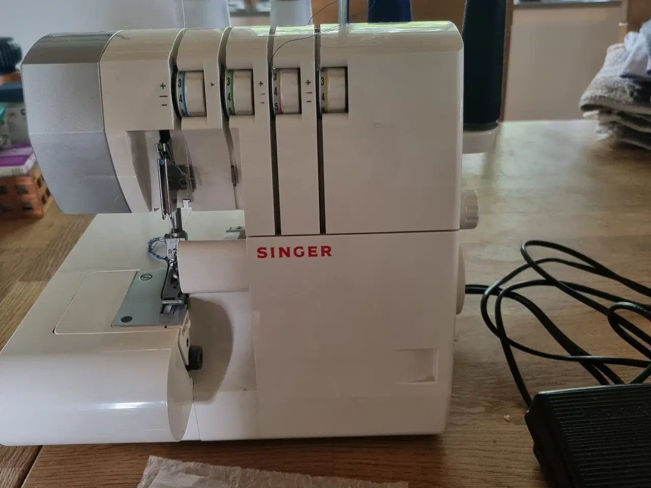 Billede 1 - Singer overlocker 14SH754 