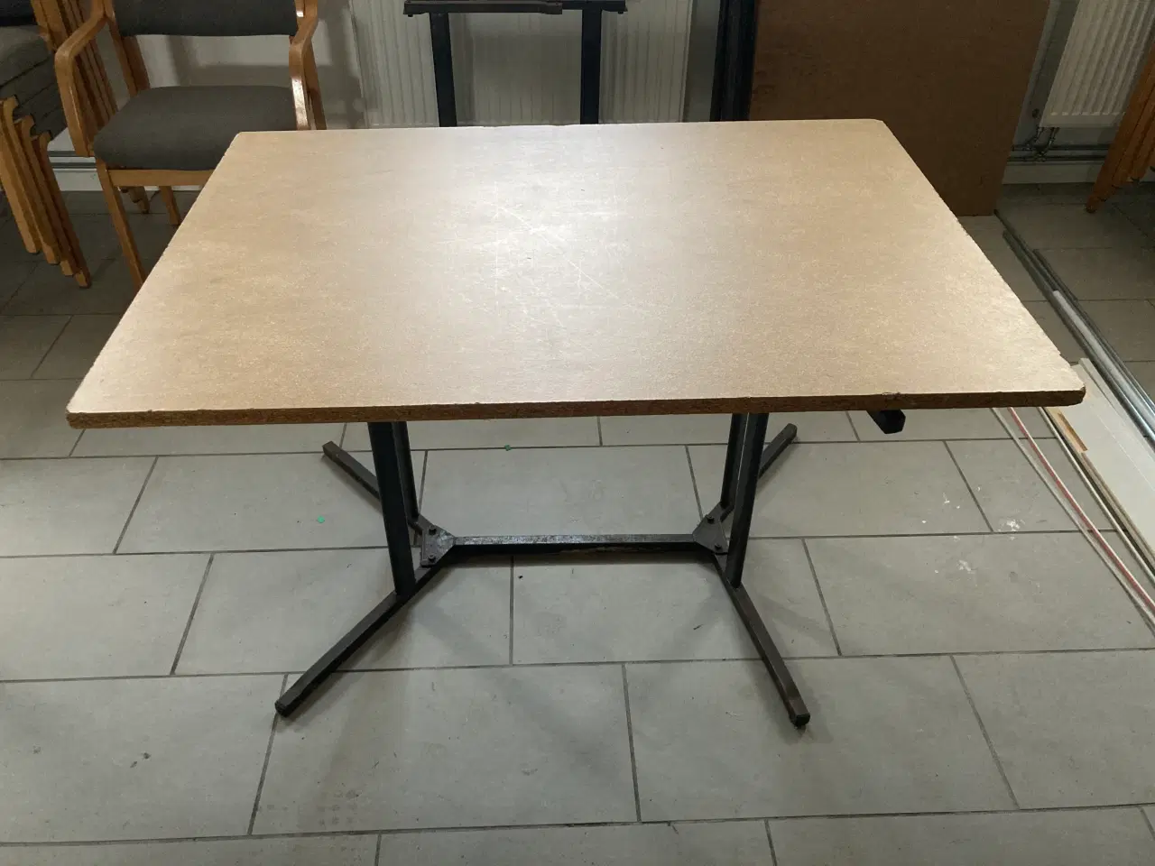 Billede 9 - Spisebordsstole og borde