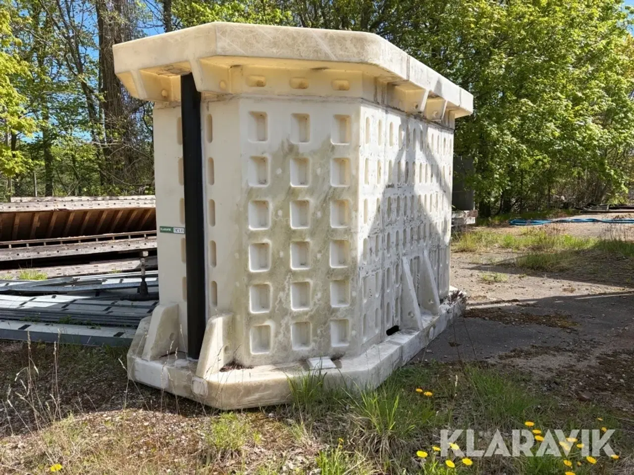 Billede 1 - Plastbrønd med pumpestation til spildevand
